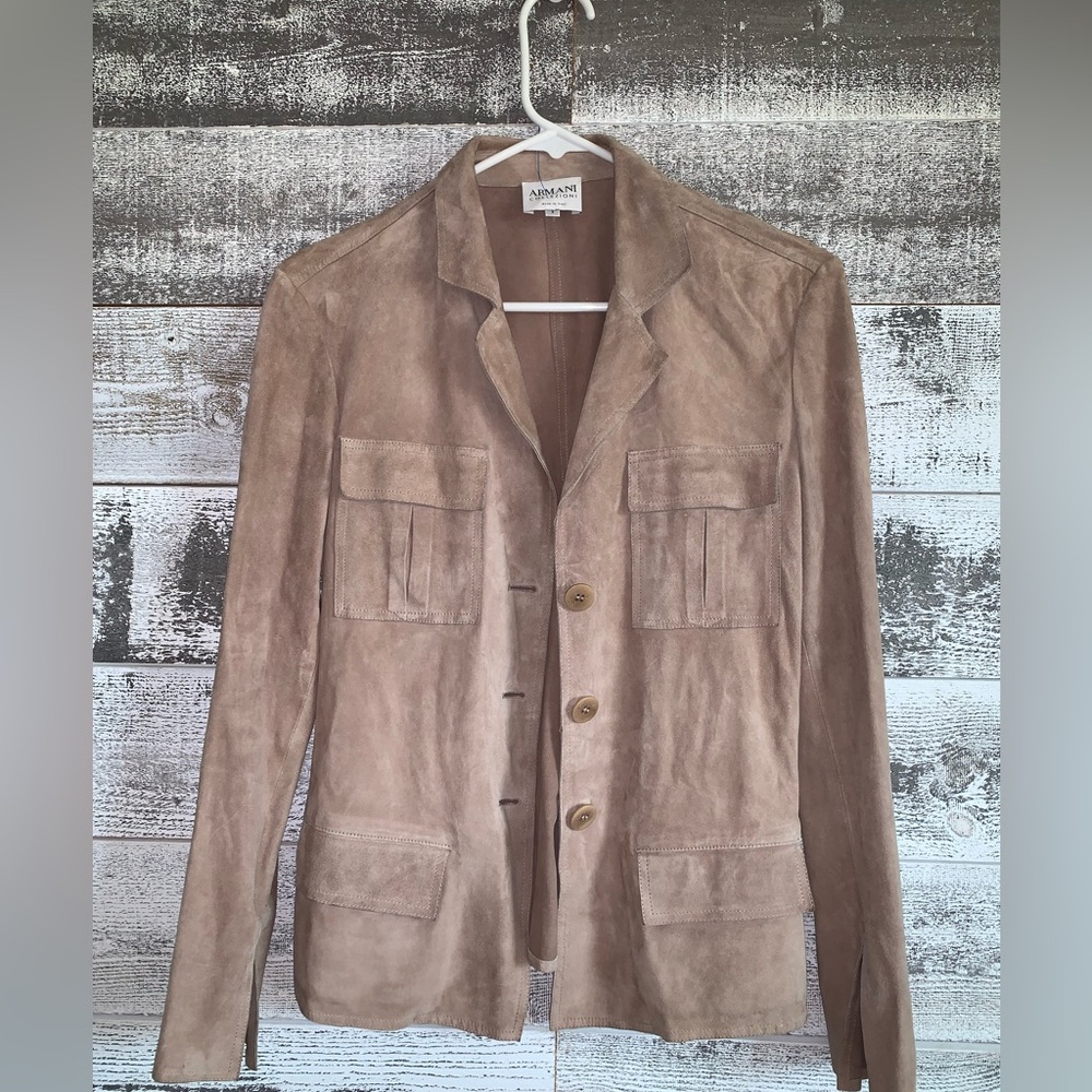 Armani Collezzioni blazer , jacket made in Italy size 2 no belt